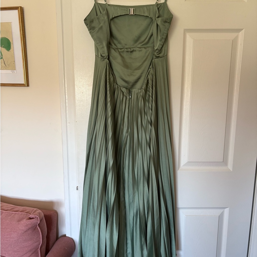 Abercrombie & Fitch Sage Green Pleated Maxi Dress - Picture 6 of 8
